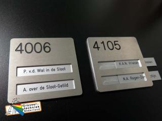 Verwisselbare naambordjes, aluminium met een rvs kleur 100x100mm.